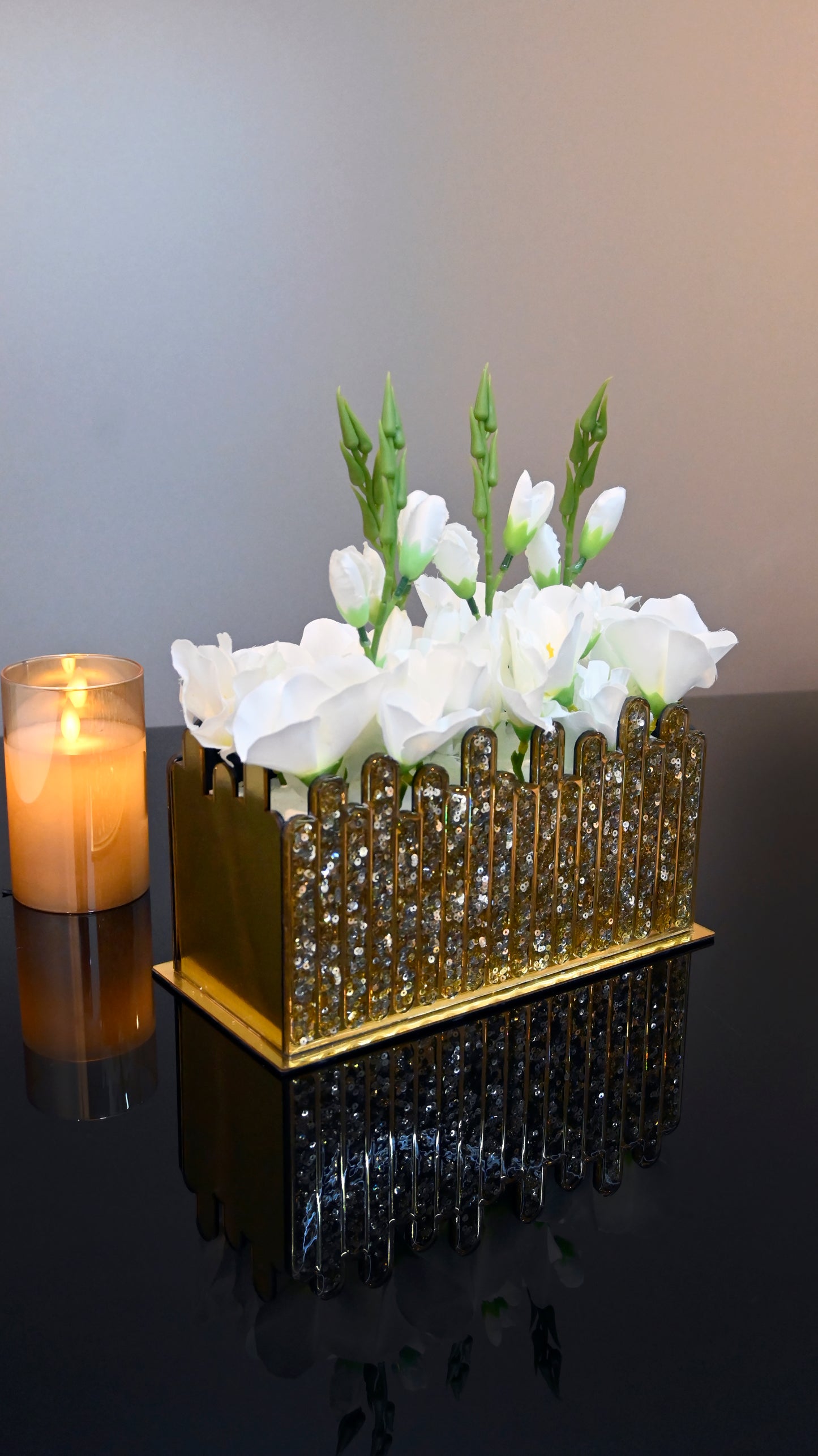 Full Gold Sequins: Vase