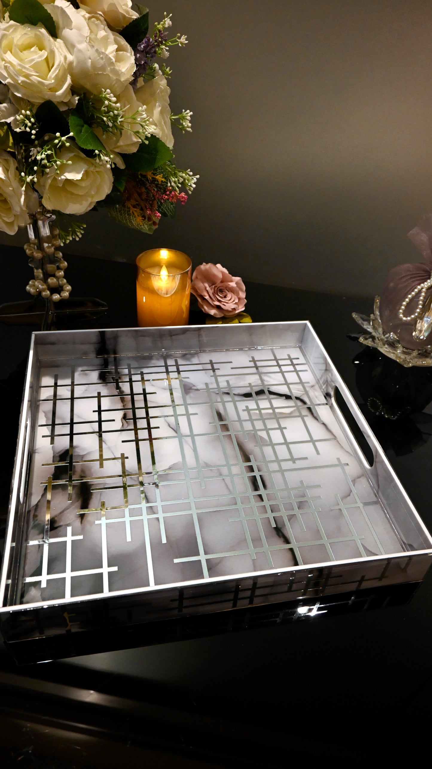 Linear Grey With Silver: 4 Wall Tray