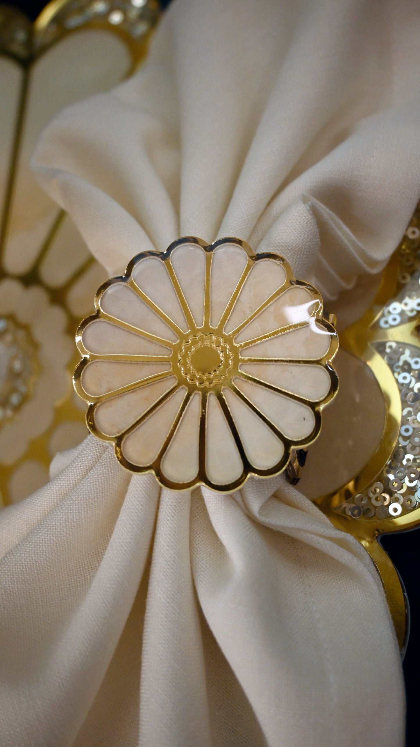 Daisy Gold: Napkin Ring (Set Of 4)