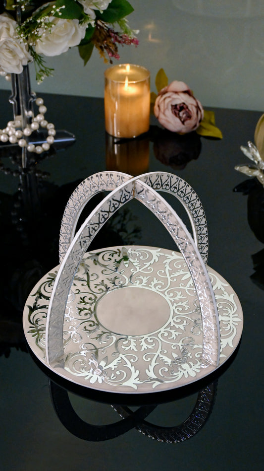 Royal White: Criss Cross Platter