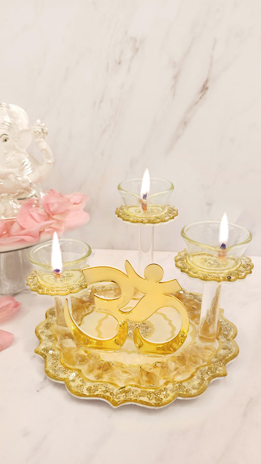 Rose Stones Golden: Om 3 Stand Diya