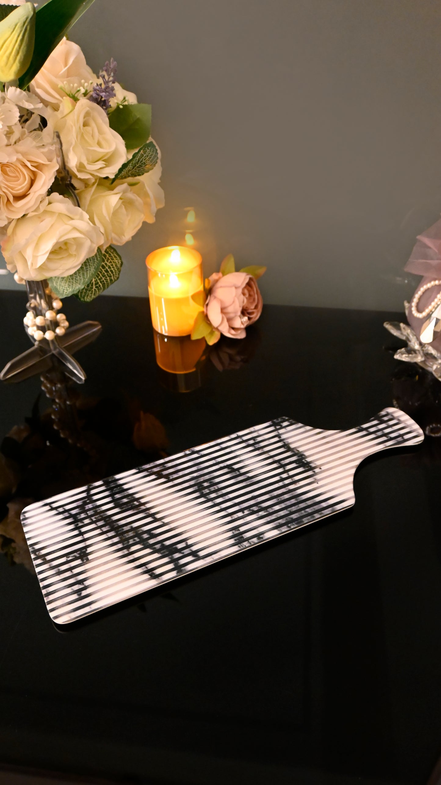 Fluted Marble White: Bat Platter